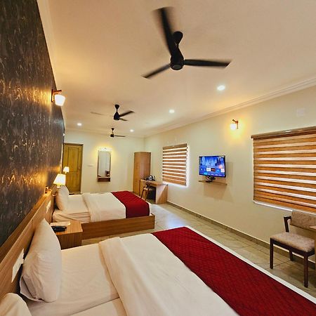 Esaa Airport Hotel Kochi Exterior foto